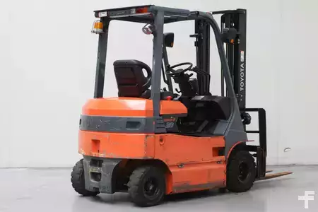 Carrelli elettrici 4 ruote 2014  Toyota 7FBH20 (2)