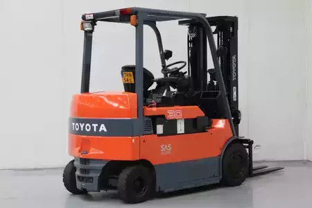 Elektro čtyřkolový VZV 2010  Toyota 7FBMF30 (2)
