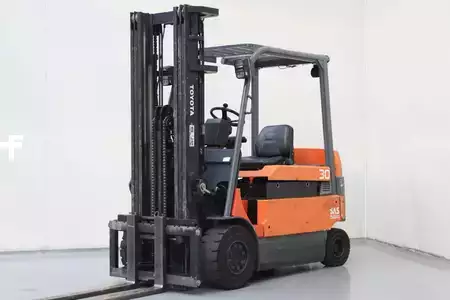 Electric - 4 wheels 2003  Toyota 7FBMF30 (1)