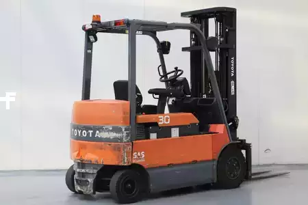Electric - 4 wheels 2003  Toyota 7FBMF30 (2)