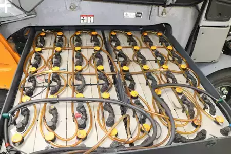 Carrelli elettrici 4 ruote 2019  Still RX60-40 (5)