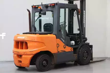 Wózki widłowe diesel 2013  Doosan D50SC-5 (2)