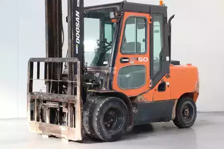 Wózki widłowe diesel 2015  Doosan D50C-7 (1)