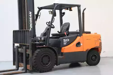 Wózki widłowe diesel 2015  Doosan D50C-7 (1)