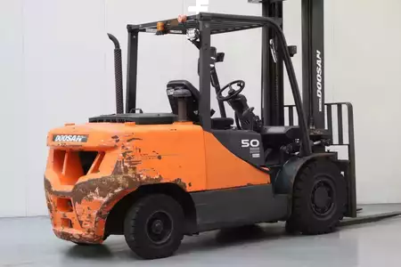 Wózki widłowe diesel 2015  Doosan D50C-7 (2)