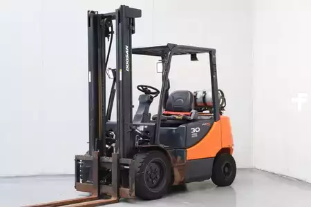 Gas truck 2016  Doosan G30E-5 (1)