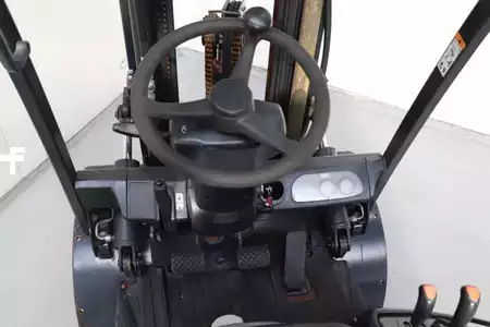 Carrelli elevatori GPL 2017  Doosan G25E-5 (3)