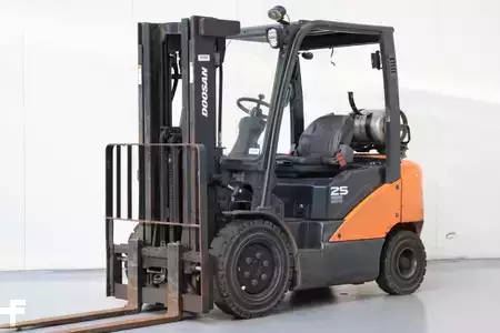 Gas truck 2018  Doosan G25P-5 (1)