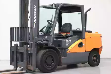 Wózki widłowe diesel 2018  Doosan D50C-7 (1)