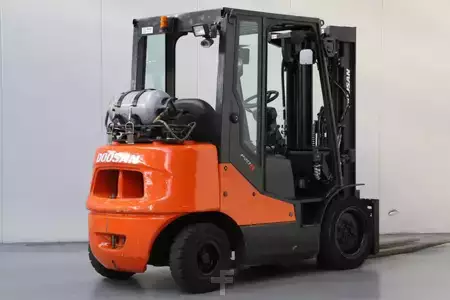 Carrelli elevatori GPL 2017  Doosan G30E-5 (2)