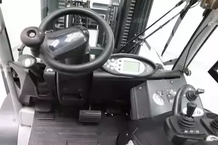 Elektryczne 4-kołowe 2013  Still RX60-40 (3)