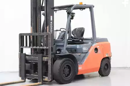 Diesel Forklifts 2022  Toyota 40-8FD50N (1)