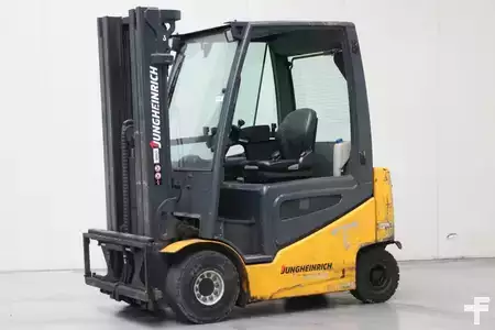4-wiel elektrische heftrucks 2015  Jungheinrich EFG425K (1)