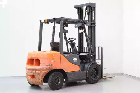 Carrelli elevatori diesel 2017  Doosan D35C-5 (2)