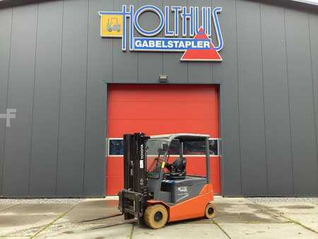 Carrelli elettrici 4 ruote 2014  Toyota 8FBMT25 (1)