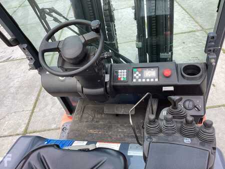 Carrelli elettrici 4 ruote 2014  Toyota 8FBMT25 (6)