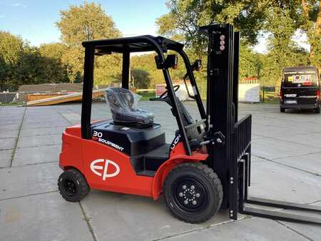 4-wiel elektrische heftrucks 2023  EP Equipment EFL303S (4)