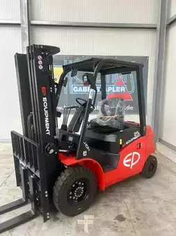 4-wiel elektrische heftrucks 2024  EP Equipment EFL253 P (1)
