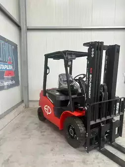 4-wiel elektrische heftrucks 2024  EP Equipment EFL253 P (5)
