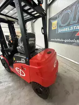 4-wiel elektrische heftrucks 2024  EP Equipment EFL253 P (6)