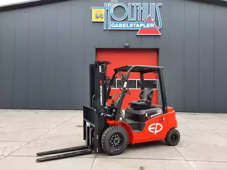4-wiel elektrische heftrucks 2024  EP Equipment EFL253 P (7)