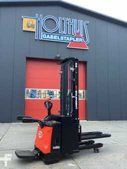 Electric Pallet Trucks 2025  EP Equipment ES16-RSi (2)