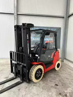 4-wiel elektrische heftrucks 2026  EP Equipment EFL30 Pro + Fingertip + Waage (1)