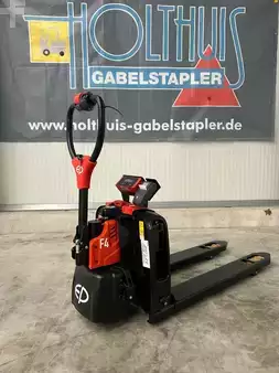 Lavtløftende truck 2026  EP Equipment F4 Ravas + Waage + Drucker (1)
