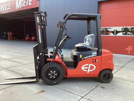 4-wiel elektrische heftrucks 2023  EP Equipment EFL303 (2)