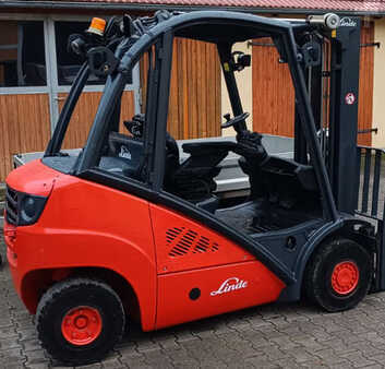 Diesel heftrucks 2012  Linde H25D-01 (1)