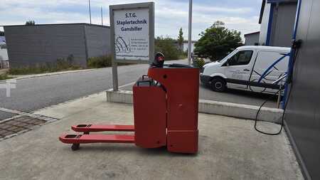 Wózki niskiego podnoszenia 2008  Linde T20 (2)