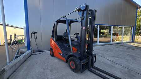 Wózki widłowe diesel 2014 Linde H25D-02 (4)