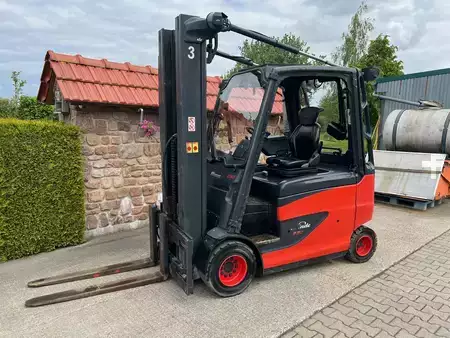 Elektro 4 Rad 2020  Linde E 30/600  integr. Ladegerät (1)