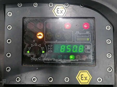 Reach Truck 2015  Linde R14S (9)