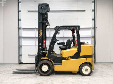 LPG Forklifts 2010  Yale VX70 (2)