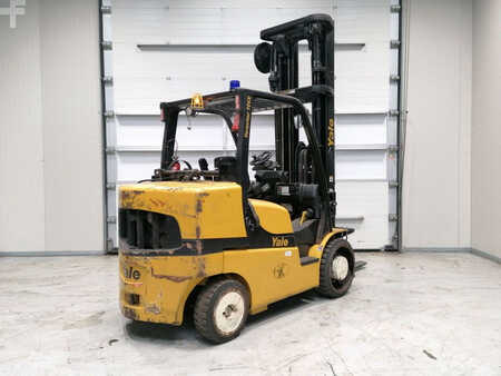 LPG Forklifts 2010  Yale VX70 (4)