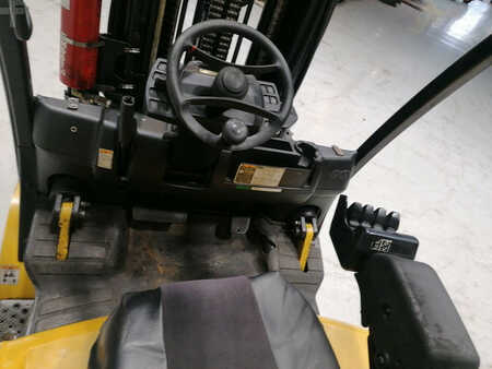 LPG Forklifts 2010  Yale VX70 (8)