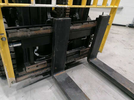 Elektromos 4 kerekű 2014  Hyster J4.5XN (7)