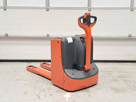 Elektrische palletwagens 2014  Linde T16 (3)