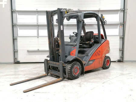 Wózki gazowe 2014  Linde H25T-02 (1)
