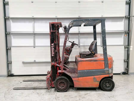 Carrelli elettrici 4 ruote 2000  Toyota FBMF16 (2)