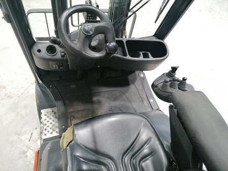 LPG Forklifts 2013  Linde H16T-01 (8)