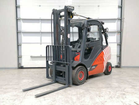 Diesel Forklifts 2015  Linde H30D-02 (1)