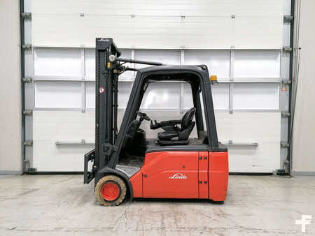 Chariots électriques à 3 roues 2012  Linde E20L-01 (2)