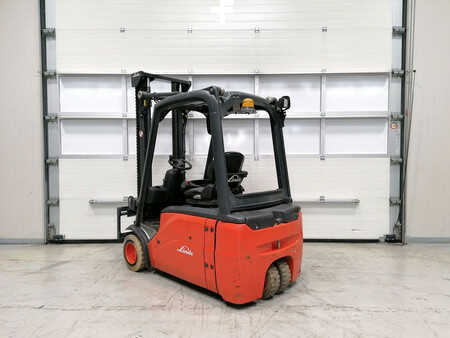 Chariots électriques à 3 roues 2012  Linde E20L-01 (3)