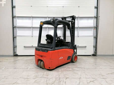 Chariots électriques à 3 roues 2012  Linde E20L-01 (4)