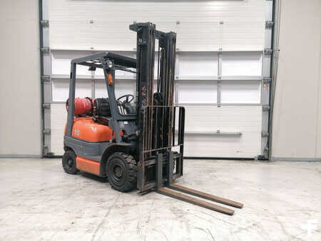 LPG Forklifts 1997  Toyota 42-6FGF15 (6)
