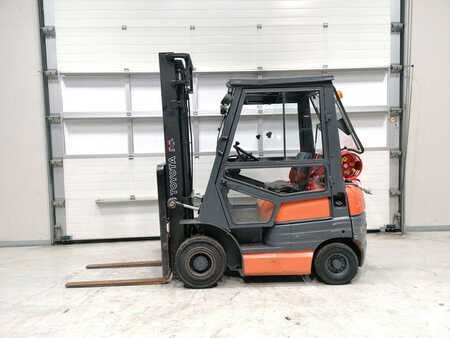 LPG Forklifts 1999  Toyota 42-6FGF15 (2)
