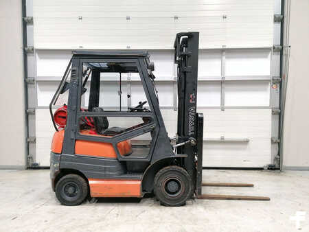 LPG Forklifts 1999  Toyota 42-6FGF15 (5)