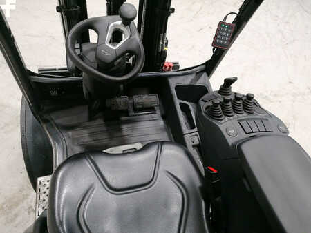 Nestekaasutrukki 2020  Linde H30T-01 (8)